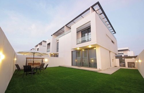 Al Hamriya Villa | Silk Valley - Luxury 4BR near Al Hamriyah with Private Garden
