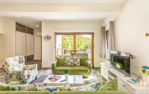 Rastovac House | Six-Bedroom Holiday Home In Zagvozd