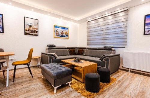 Pale Apartment | SKS plus
