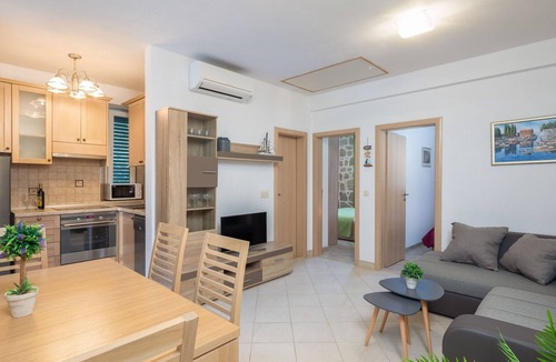 Blace House | Sonnenaufgang an der Adria - Strandhaus by Interhome