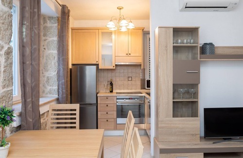 Blace House | Sonnenaufgang an der Adria - Strandhaus by Interhome