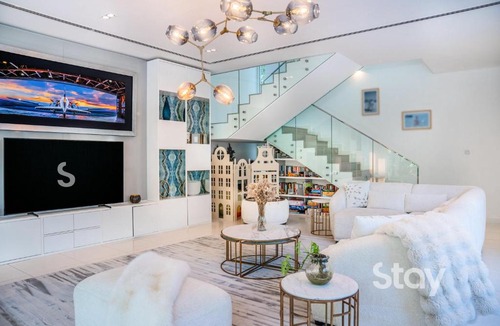 Dubai Villa | Spacious 5BR Villa w Cinema Room Tilal Al Ghaf