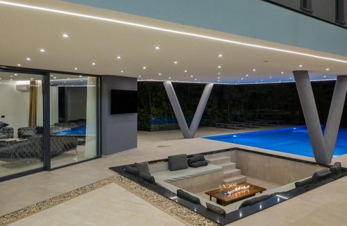 Podbablje Villa | Spacious 8-bedroom villa in amazing Grubine with AC