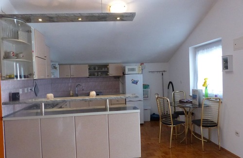 Vrsi Apartment | Spacious beautiful apartment for rent near the beach