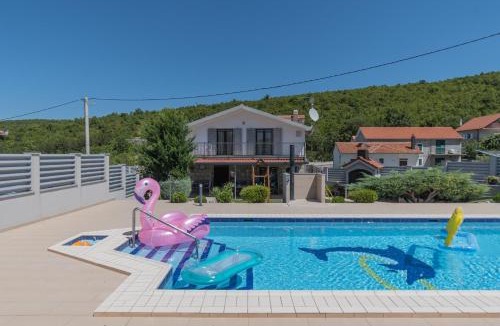 Trilj Villa | Spacious villa for 10 with a big private pool