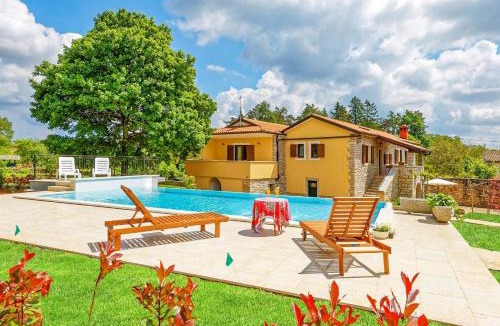 Heki Villa | Spacious Villa Sany with Private Pool