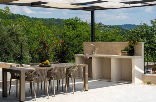 Krasica Villa | Spectacular Villa Venta with pool and jacuzzi