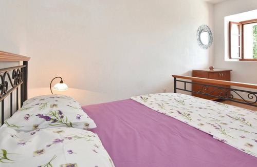 Zarace House | Spend a relaxing vacation in the small, picturesque village of Zara.