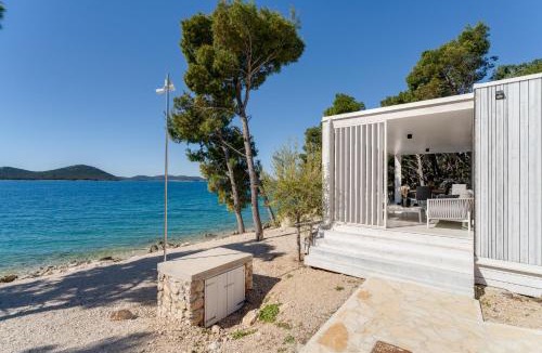 Drage Villa | SPIRIT ONE BUQEZ VILLA - 1st Sea Line by beach
