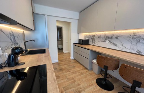 Old Town Apartment | Square View