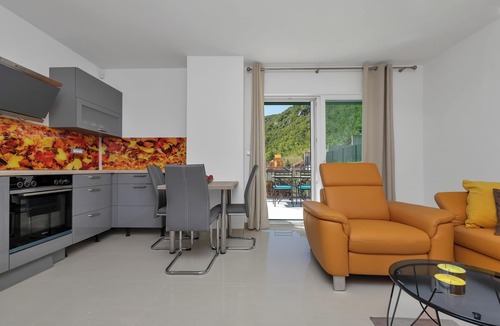 Lovrec House | Standalone luxury Finca in charming Ričice with Pool, Jacuzzi, Outdoor Kitchen