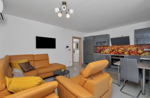 Lovrec House | Standalone luxury Finca in charming Ričice with Pool, Jacuzzi, Outdoor Kitchen
