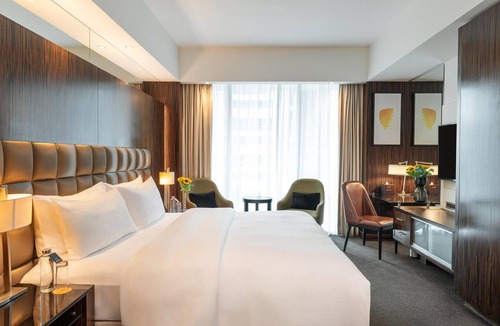 Jumeirah Lake Towers Hotel | Standard Room | voco Bonnington | Pool, Sauna, Steam Rooms | 2 Units