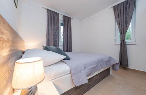 Novalja Apartment | Star 2 modern & centrally ap for 6