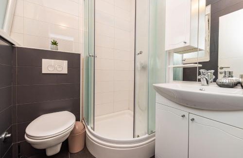 Novalja Apartment | Star 2 modern & centrally ap for 6