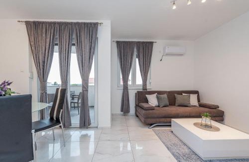 Novalja Apartment | Star 5 modern & centrally ap for 4