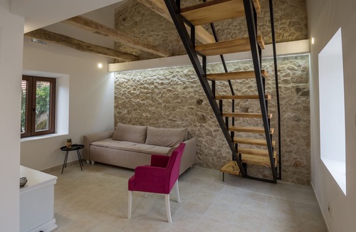Trn House | 'Stara kuća Estate' ( Old Houses Estate)