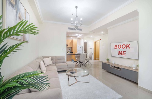 Dubai Apartment | StayShort - 1 Bedroom in Dubai Marina with Stunning Ain Dubai View
