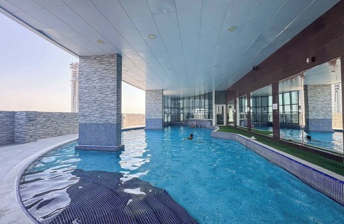 Jumeirah Lake Towers Apartment | StayShort - Bright 1BR in JLT with Stunning Lake Views!
