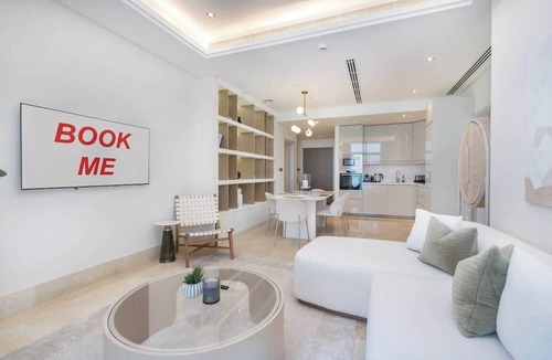 Palm Jumeirah Apartment | StayShort - Cozy 2BR in Palm Jumeirah with Beach Views!