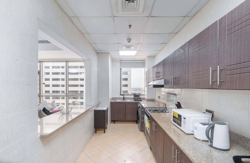 Al Barsha 1 Apartment | StayShort - Spacious 2-Bed Al Barsha Escape - Balcony & Modern Amenities, Fits 4