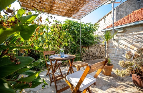 Zrnovo House | Stone House Harmony
