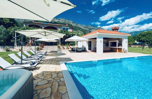 Konavle House | Stone house near Dubrovnik and Cavtat, swimming pool, large terraces, BBQ,spa