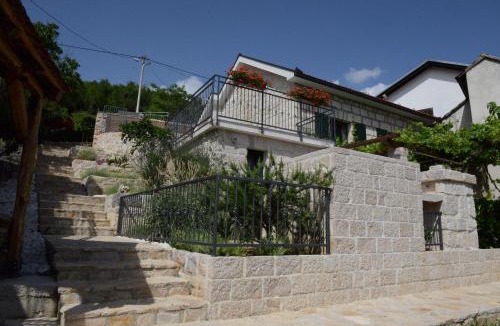 Trn Villa | Stone Pearl