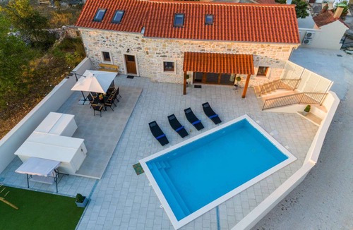 Sukosan House | Stone Villa Miandri