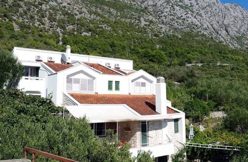 Igrane Apartment | Studio 100 m from the beach