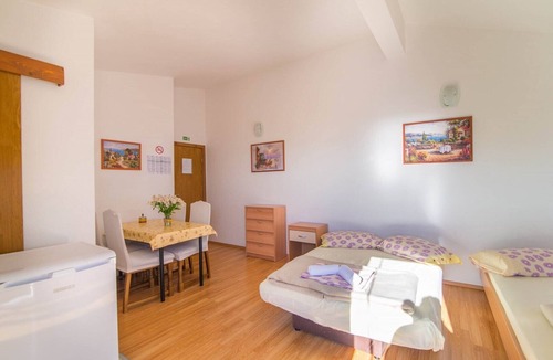 Dugi Rat Apartment | Studio Apartment Chiorich A4 - Dugi Rat