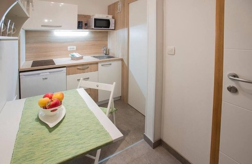Visoko Apartment | Studio Apartment with garden view