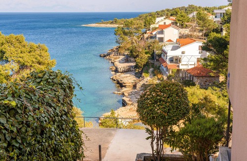 Vrbanj Apartment | Studio flat near beach Basina, Hvar (AS-11817-b)