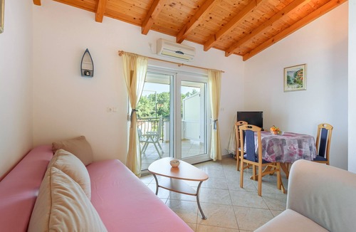 Vrbanj Apartment | Studio flat near beach Basina, Hvar (AS-11817-b)