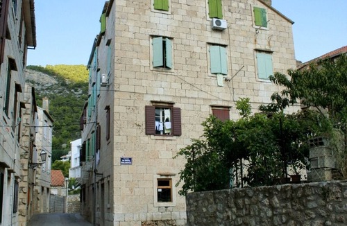 Komiza Apartment | Studio flat near beach Komiža, Vis (AS-2429-a)