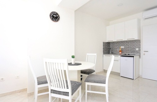 Zivogosce Apartment | Studio flat with a swimming pool by the beach Živogošće - Porat, Makarska (AS-18150-b)
