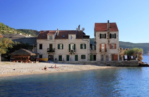 Komiza Apartment | Studio flat with air-conditioning Komiža, Vis (AS-9703-a)