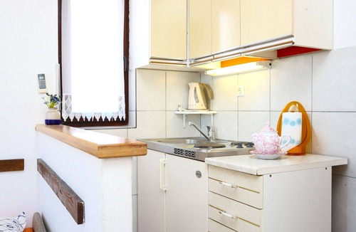 Marusici Apartment | Studio flat with balcony and sea view Marušići, Omiš (AS-1024-a)