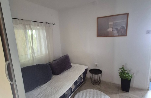 Gornji Karin Apartment | Studio flat with terrace Gornji Karin, Novigrad (AS-21514-a)