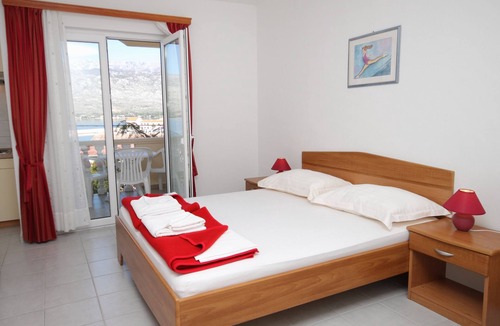 Vinjerac Apartment | Studio flat with terrace and sea view Vinjerac, Zadar (AS-3248-g)