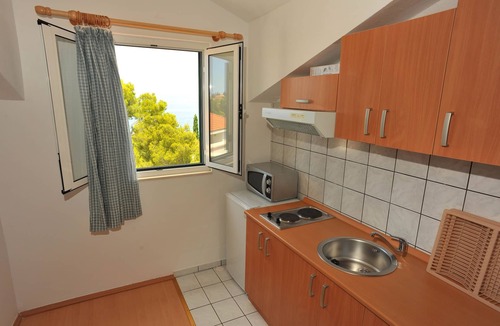 Sutivan Apartment | Studio flat with terrace and sea view Sutivan, Brač (AS-16846-a)