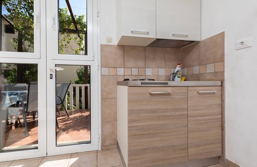 Igrane Apartment | Studio flat with terrace Igrane, Makarska (AS-22690-d)