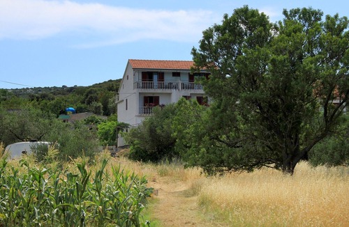 Kraj Apartment | Studio flat with terrace and sea view Tkon, Pašman (AS-8218-b)