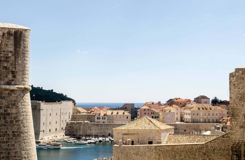 Dubrovnik Apartment | Studio Lončarica next to Revelin