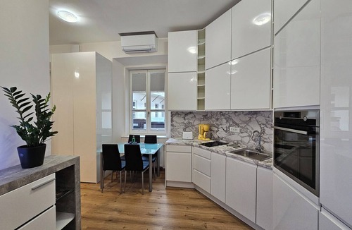 Ljubljana City Centre Apartment | Studio Sviti Ljubljana Apartment Tour As by Town Hall