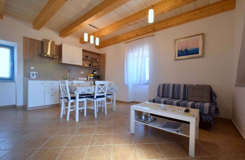 Skrbcici Apartment | Studio with air conditioning in a stone house