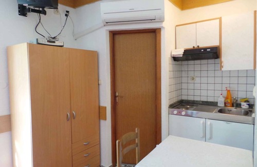 Klenovica Apartment | Studio with balcony and sea view near the beach