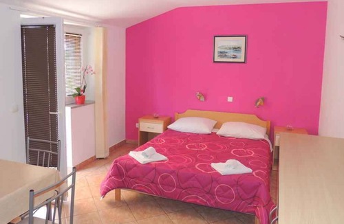 Brzac Apartment | Studio with balcony and internet