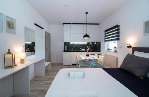 Velika Gorica House | Studioapartment Black & White
