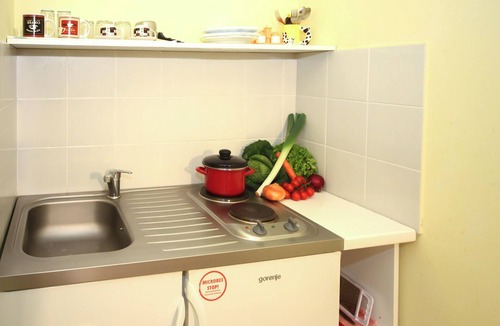 Drvenik Apartment | Stunning apartment in Drvenik with WiFi